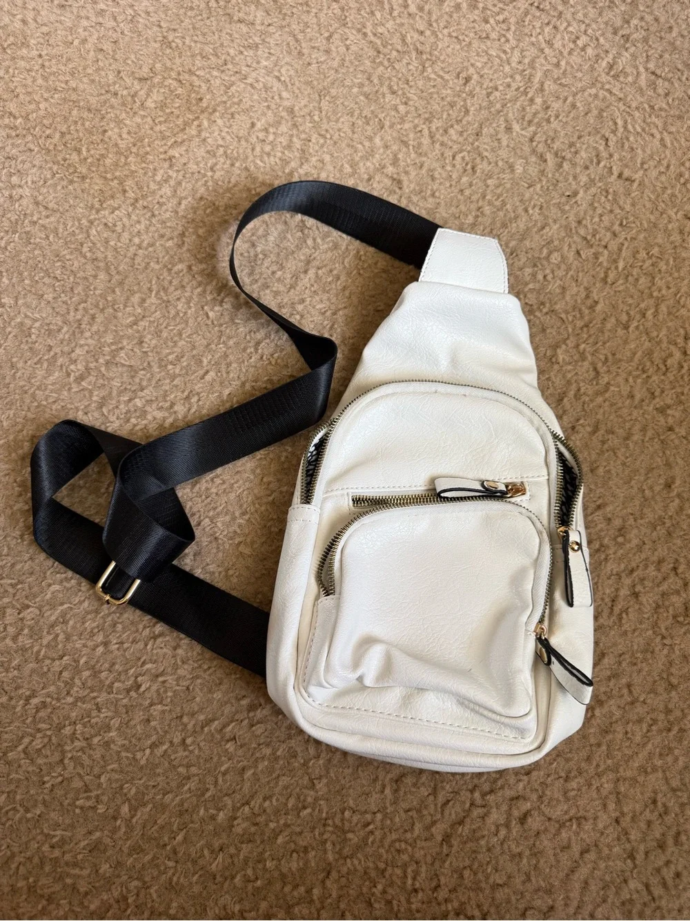 Source Unknown White Crossbody Sling Bag with Black Strap